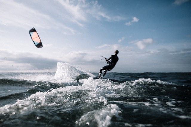 Fra nybegynder til ekspert: Bliv en mester i windsurfing, kitesurfing eller SUP i København