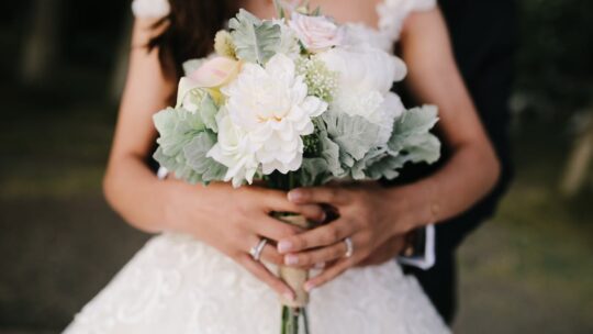 En fortryllende ramme: udendørs bryllupper